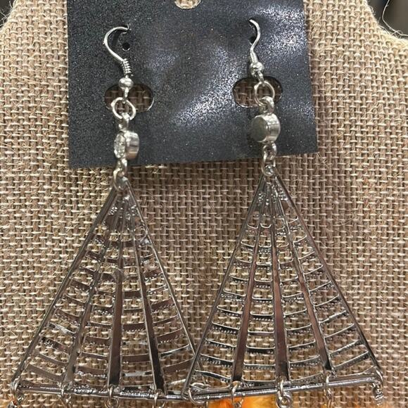 Boho Chic Pattern Metal Chandelier With Beads And Orange Feathers Earrings - Picture 6 of 12